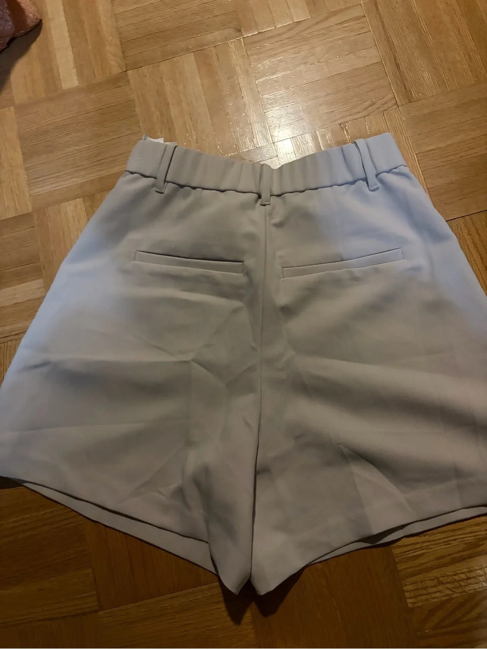 Abercrombie Tailored High-Waist Women's Shorts in Beige